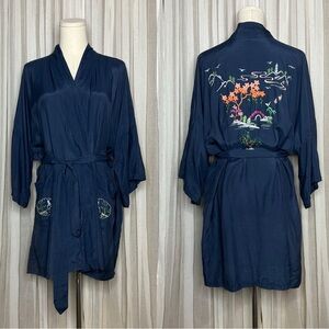 70’s Vintage Silver Lake Embroidered Robe